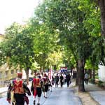 Dubrovački primorski svatovi u Kninu - Svečani mimohod iza predstavnika vlade